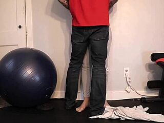 Squirting Milf Wife Rips Yoga Pants For Dripping Orgasm In Homemade Fuck