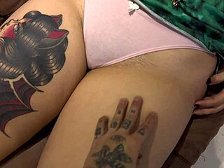 dios mio, my stepmom's pussy looks so swollen and ready... i can't stop staring at that juicy chocho