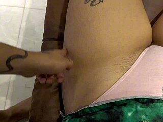 dios mio, my stepmom's pussy looks so swollen and ready... i can't stop staring at that juicy chocho