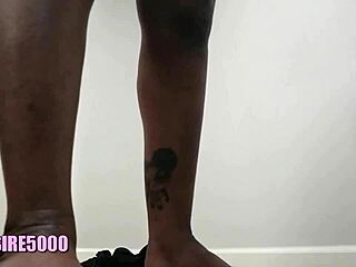 Ever seen a curvy ebony housewife twerk her huge ass like this?