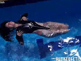 jessica bunny goes wild underwater with her wet latina tits and ass