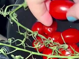 Arabian snowbitch masturbates wildly for bbc with food fetish frenzy in beverly hills