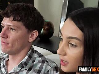 uhh teen stepsis sucks my cock just for the tv remote 😩🍆
