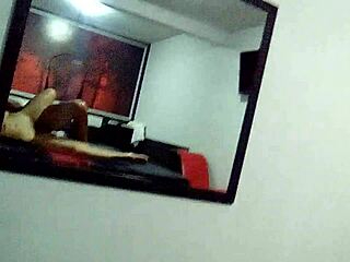 morrita de 18 años follada frente al espejo en hotel mexicano