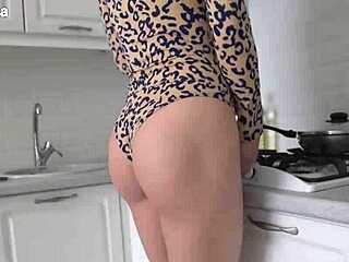 4K Vorarephilia Vore Teaser - Woman Devours in Femdom Submission