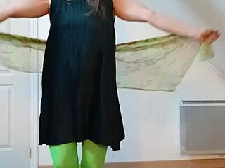 BDSM slave flashes ripped clothes in st patrick striptease