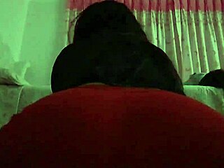 peruvian girl shakes huge ass twerking hard in ica pueblo joven streets