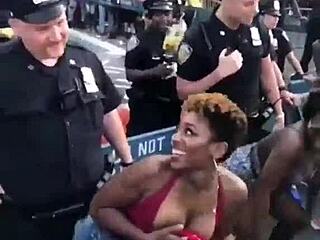 Old Brazilian prostitute shakes huge ass seductively for cop in Salvador