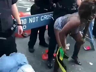 Old Brazilian prostitute shakes huge ass seductively for cop in Salvador
