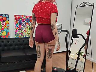 damn i'm on the treadmill in these tight shorts my chubby ass and big tits bouncing everywhere