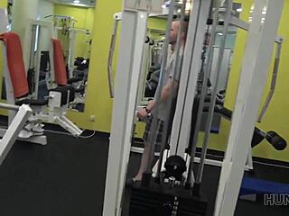Intense Pickup: Sporty Petite Linda Sweet Fucks for Cash