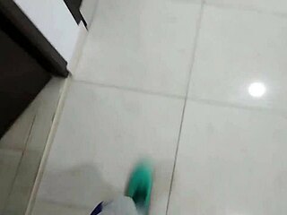 Curvy Fat-Titted Madrastra Fucked Hard in Kitchen While Cooking Breakfast