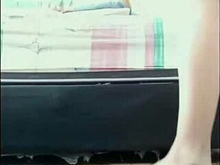 ¿ves cómo meo en público amor? ¡soy una ninfómana total que no puede parar!