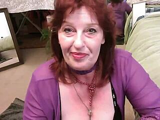 slurping fingers with red lipstick gets me fingering my mature retro pussy