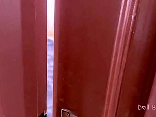 Mi Compañera De Cuarto Me Vio Masturbándome En Su Habitación Creampie Doggystyle