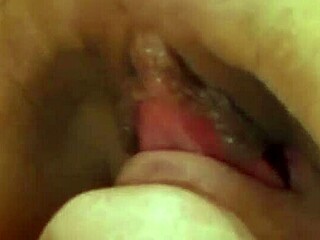 i'm like lamiendo her teen pussy till orgasm squirt... so wet!
