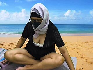 muslim hijab babe risks it all beach FUCK with stranger 😈🌊