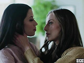 Wet brunette milf Alex Coal tribs hard with lesbian Spencer Bradley