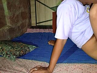 bhabhi fucked hard at night hindi audio stepsis style chudai