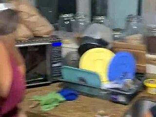 Friends Chat Turns Into Hard Flashing Action
