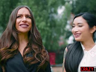 oh man my big ass got so wet when april olsen finger fucked avery black hard