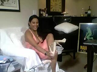 Maxine X's sybian ride hides thrilling solo secrets