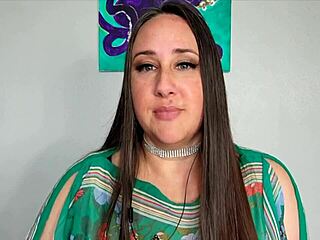 Stinky Sneaker Feet Tease Leads to Fetish Talk and CEI Instructions