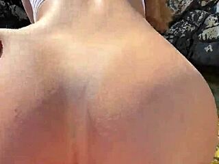 Risky Beach Blowjob Tempts Boyfriend into Sloppy Deepthroat Cumshot
