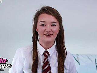 oi british student here mocking your tiny 18+ cock with joi 😏😂