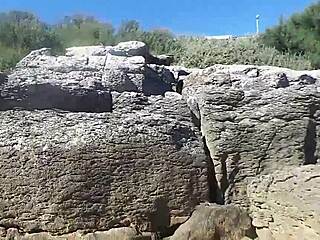 prostitute's juicy african ass tempts nudist beach eyes in bueno culo playa