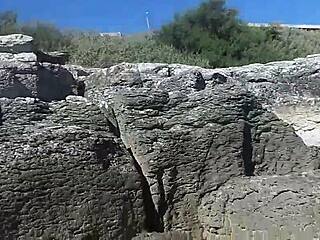 prostitute's juicy african ass tempts nudist beach eyes in bueno culo playa
