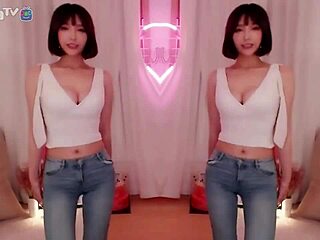 Sexy Korean BJ Winter Dances Erotically In Snow