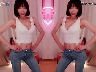 Sexy Korean BJ Winter Dances Erotically In Snow
