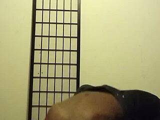 spider crab workout leads to restricted cumshot roleplay on her ass