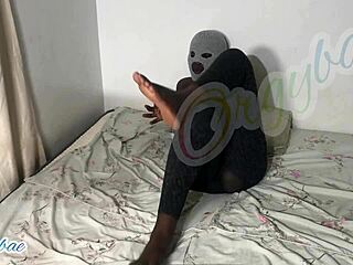 eat my pussy before that huge dick stretches me wide