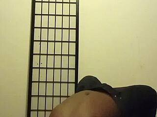 spider crab workout leads to restricted cumshot roleplay on her ass