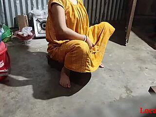 Local Indian girlfriend gets fucked hard during cleaning 😏🔥