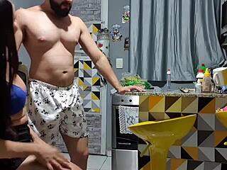 fetiche de transar na cozinha gets wild with big cock creampie