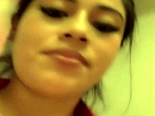 Peruvian tiktoker peruana dances and chats casually
