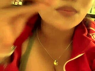 Peruvian tiktoker peruana dances and chats casually