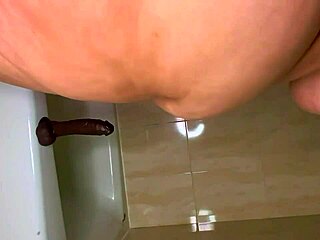 BBW JAIDYN VENUS DILDO FUCKS FAT LATINA PUSSY IN BATHTUB