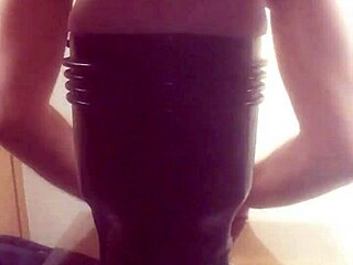 Hey check out me pounding my fleshlight like daddy's favorite toy