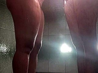 hijastra se ducha frotandome la verga hasta que la cojo duro en pov creampie leche por todos lados