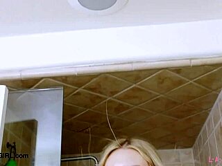 hey elegant shy blonde milf wanna see her classy shower tease?? 😏🚿