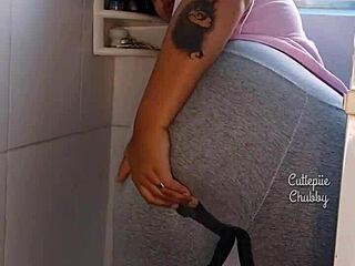 Curvy ebony bbw soaks leggings in hot pee stream solo tease
