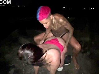 WATCH HOT WIFE IN SURUBA WITH FRIENDS ON IPANEMA BEACH!