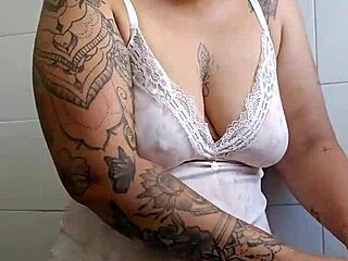 pregnant mature flaunts her huge young-loving ass
