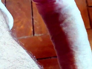 CUMSHOT DURING HOT MASTURBATION SESSION