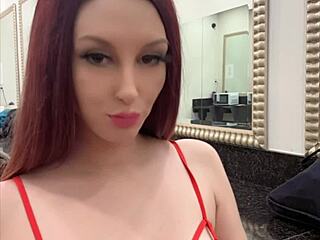 Long Hair Big Tits Artemisia Love Eats At The Club