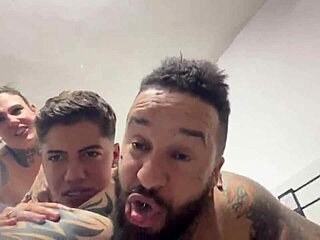 aquel sexo gostoso sentindo a socada ate o fim no cu e na buceta